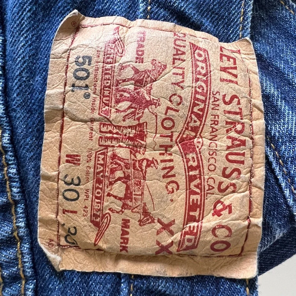 Levis 501 Original Straight Leg Button Fly Dark Wash Denim Jeans Mens W30 L30
